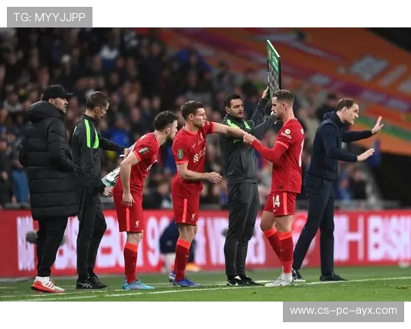 利物浦边路折返补位得当,攻守转换非常利落