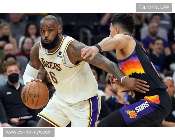 詹姆斯关键中投命中,湖人继续前压 詹姆斯关键中投命中,湖人继续前压