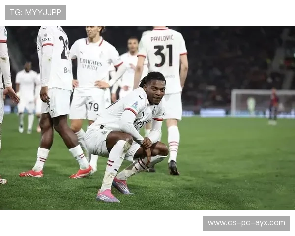 AC米兰反击一脚直塞，单刀被门将化解，ac米兰效力过的门将